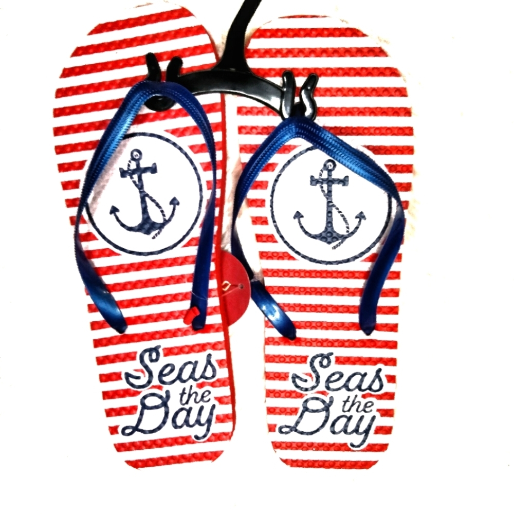 5 for $10 🥳 Seas the Day red white blue flip flop sandals